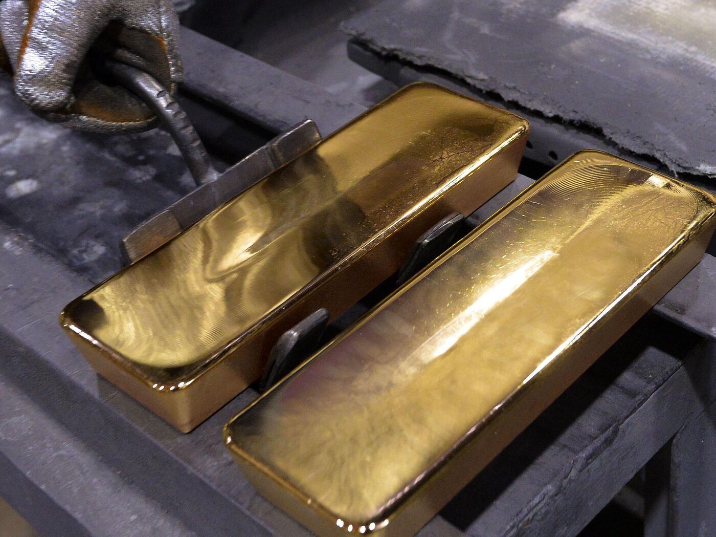 Gold Bars Production