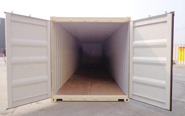Clove Shipment Preparation